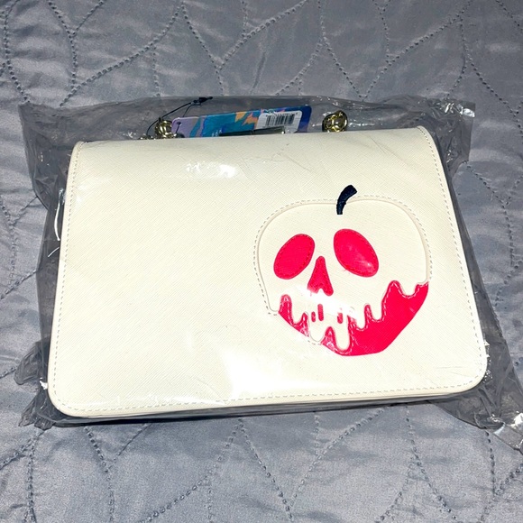 Poisoned Apple Crossbody – Snow White Purse & Coin Wallet - Picture 6 of 16